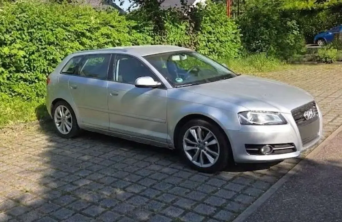 Gebraucht Audi A3 Ambiente 160 PS (117 kW) 2011 Silber Kleinwagen