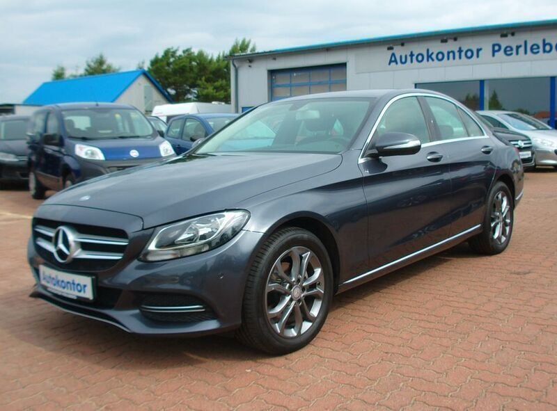 Grau Gebraucht 2014 Mercedes C180 Avantgarde Limousine | 14.999 € (Superpreis) - Bild 1/4