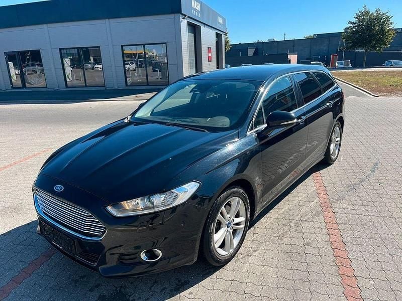 Schwarz Gebraucht 2016 Ford Mondeo Titanium Limousine | 6.500 € (Fairer Preis) - Bild 1/4