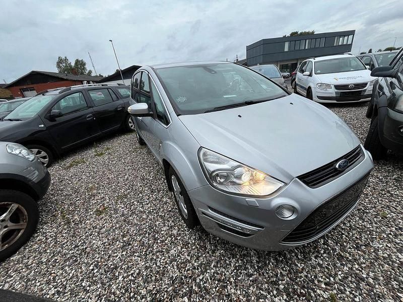 Silber Gebraucht 2010 Ford S-MAX Titanium Van / Kleinbus | 2.900 € (Fairer Preis) - Bild 1/4
