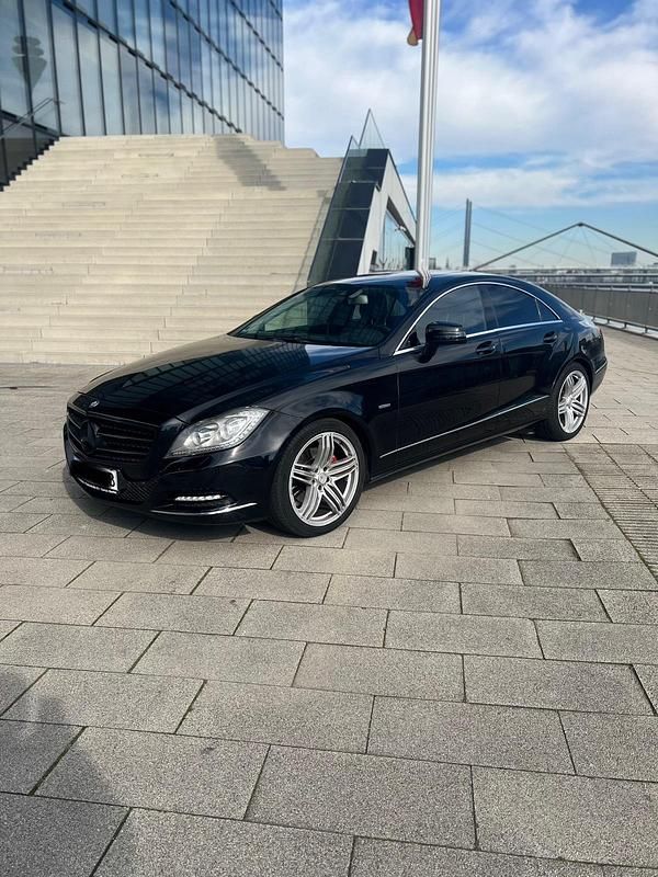 Schwarz Gebraucht 2012 Mercedes CLS350 Limousine | 12.900 € (Guter Preis) - Bild 1/4