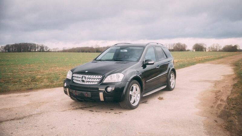 Schwarz Gebraucht 2007 Mercedes ML320 AMG SUV | 16.800 € - Bild 1/4