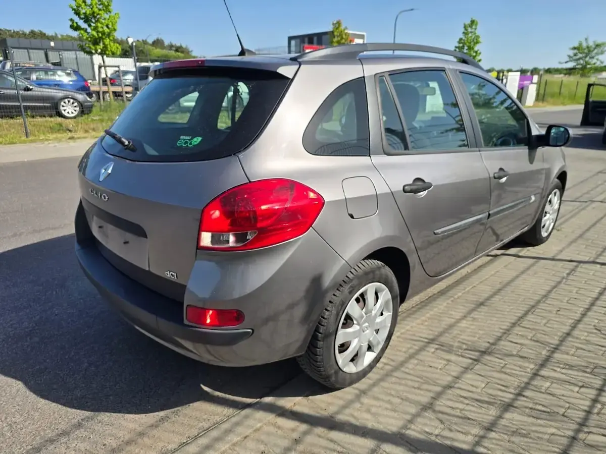 Używany Renault Clio II 2011 Hatchback