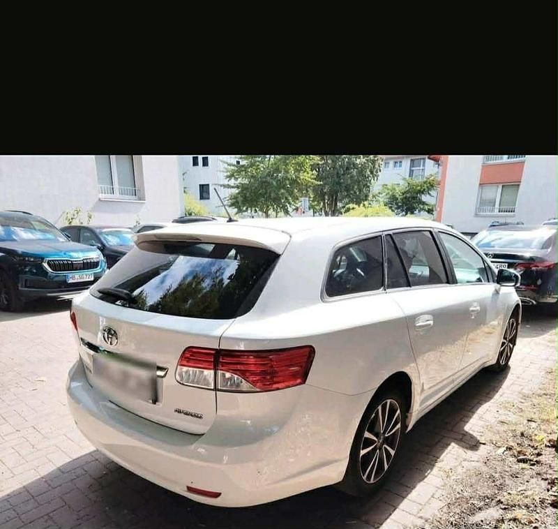 Gebraucht Toyota Avensis 151 PS (111 kW) 2014 Weiß Kombi