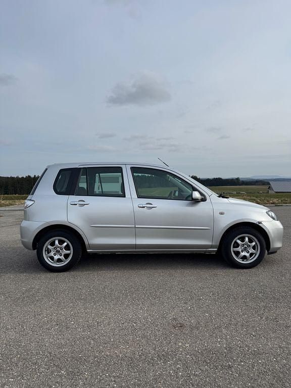 Gebraucht Mazda 2 Exclusive 80 PS (58 kW) 2006 Silber Kleinwagen