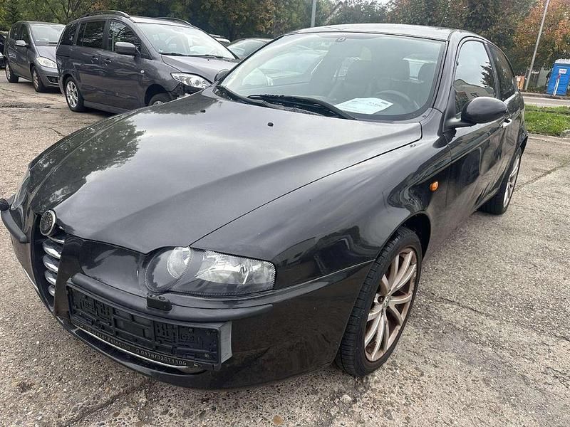 Schwarz Gebraucht 2004 Alfa Romeo 147 Progression Kleinwagen | 999 € (Fairer Preis) - Bild 1/4
