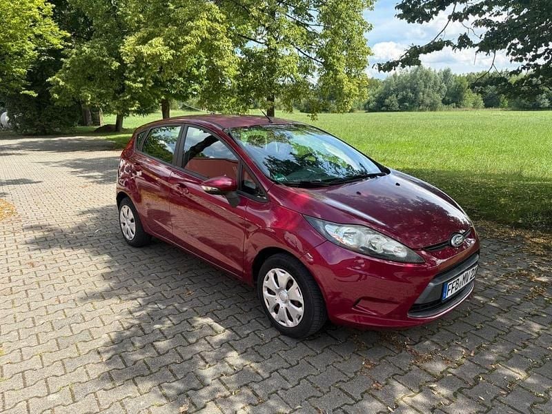 Violett Gebraucht 2010 Ford Fiesta Trend Kleinwagen | 1.799 € (Guter Preis) - Bild 1/4