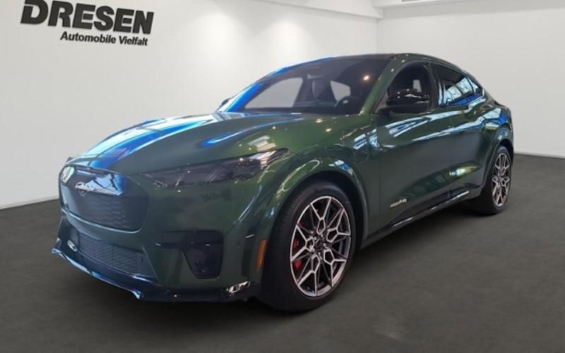 Grün Neu 2025 Ford Mustang Mach-E GT SUV | 69.450 € (Superpreis) - Bild 1/4