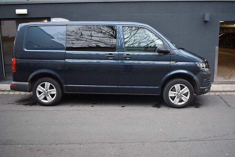 Second-hand VW T6 204 CP (150 kW) 2016 Albastru Van