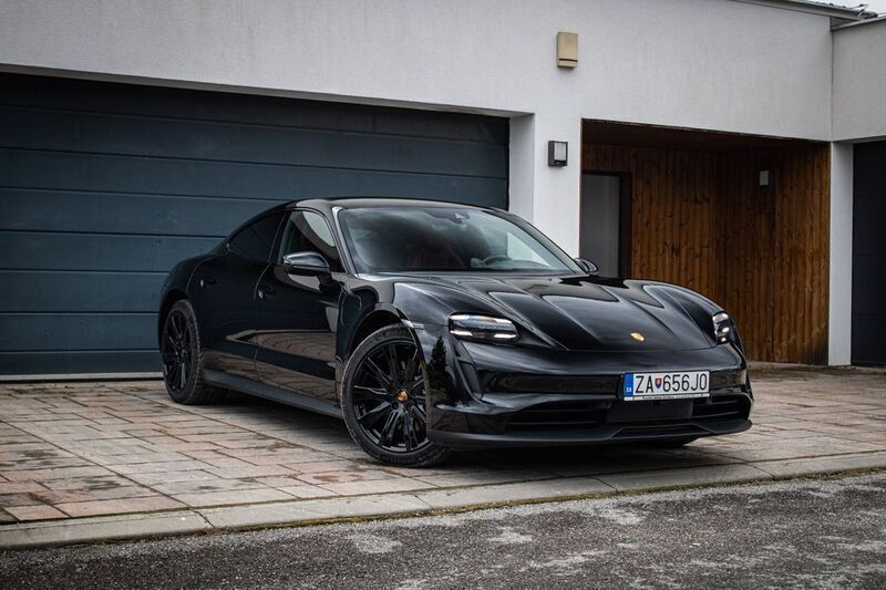 Schwarz Gebraucht 2022 Porsche Taycan 4S Sport Limousine | 77.990 € (Teuer) - Bild 1/4