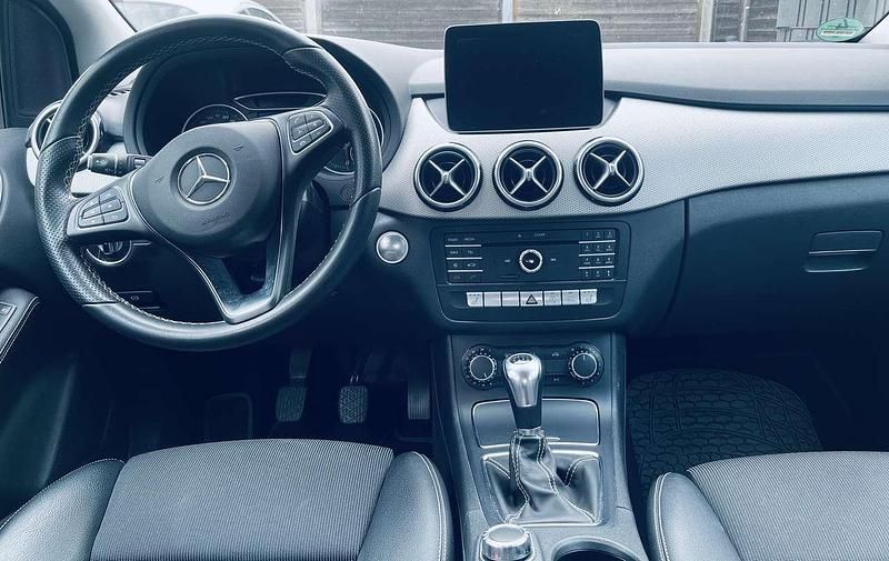 Gebraucht 2017 Mercedes B180 Urban Van / Kleinbus | 8.900 € (Fairer Preis) - Bild 1/4