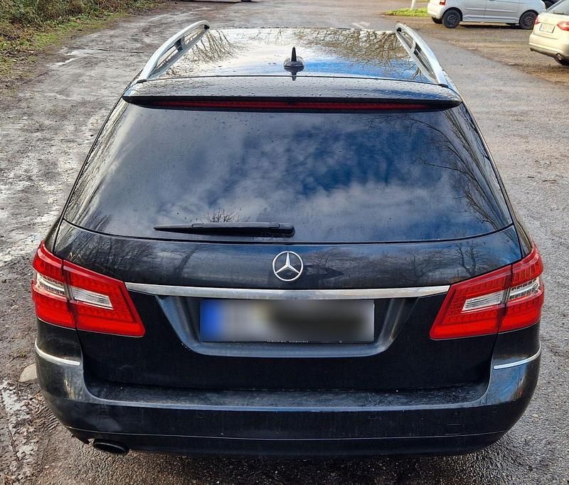 Gebraucht Mercedes E200 Avantgarde 184 PS (135 kW) 2011 Schwarz Kombi