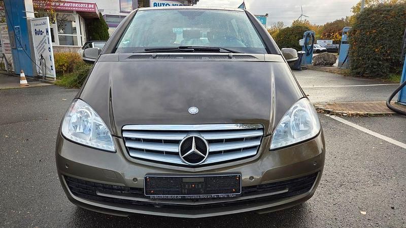 Gebraucht Mercedes A160 95 PS (69 kW) 2010 Braun Limousine