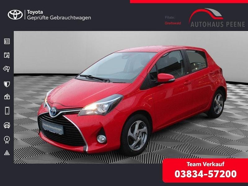 Rot Gebraucht 2017 Toyota Yaris Hybrid Edition-S Limousine | 13.450 € (Fairer Preis) - Bild 1/4