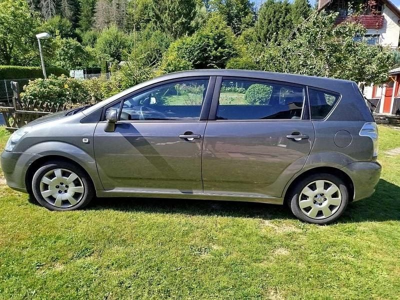 Grau Gebraucht 2006 Toyota Corolla Verso Sol Van / Kleinbus | 3.700 € (Fairer Preis) - Bild 1/4