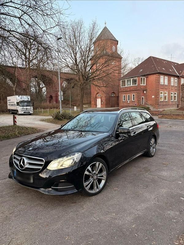Gebraucht Mercedes E350 258 PS (189 kW) 2015 Schwarz Limousine