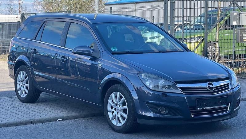 Gebraucht Opel Astra 116 PS (85 kW) 2008 Blau Limousine