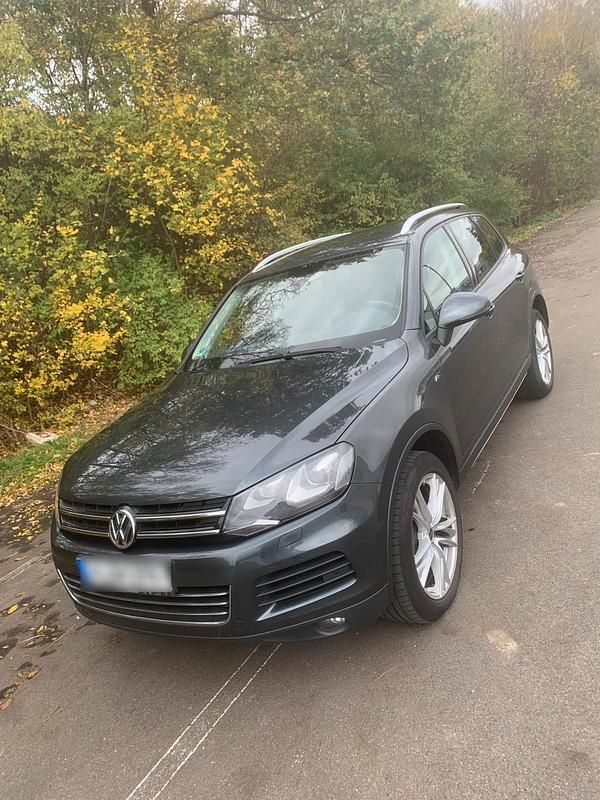Grau Gebraucht 2012 VW Touareg R-line SUV | 14.000 € (Guter Preis) - Bild 1/4
