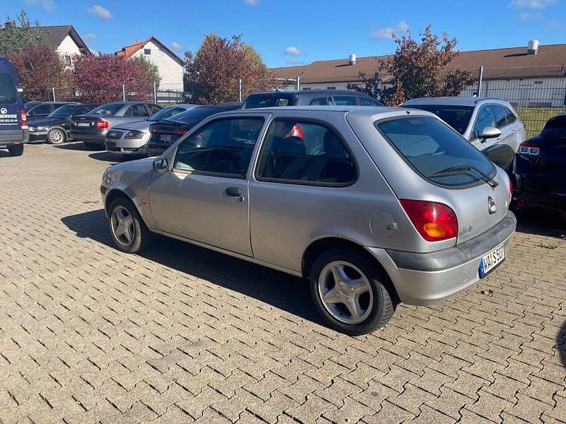 Silber Gebraucht 2000 Ford Fiesta Kleinwagen | 699 € (Guter Preis) - Bild 1/4