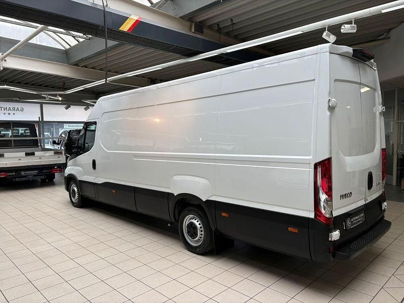 Gebraucht Iveco Daily 155 PS (114 kW) 2023 Weiß Van / Kleinbus
