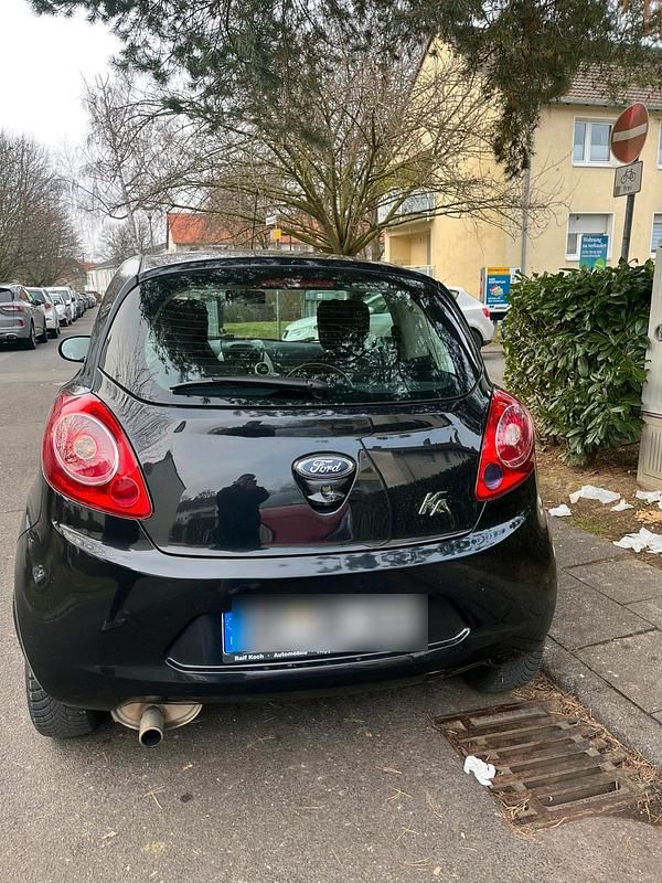 Gebraucht Ford Ka 69 PS (50 kW) 2014 Schwarz Kleinwagen