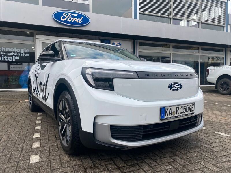 Weiß Gebraucht 2024 Ford Explorer Extended Range SUV | 39.990 € - Bild 1/4
