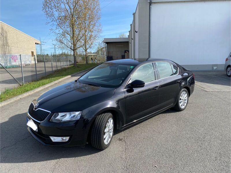 Schwarz Gebraucht 2014 Skoda Octavia Limousine | 7.900 € (Superpreis) - Bild 1/4