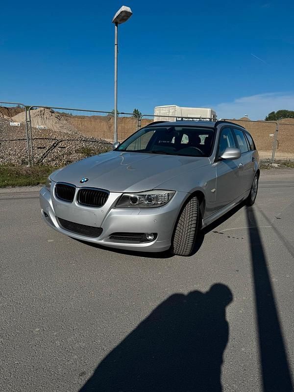 Second-hand BMW 320 170 CP (125 kW) 2011 Argintiu Break