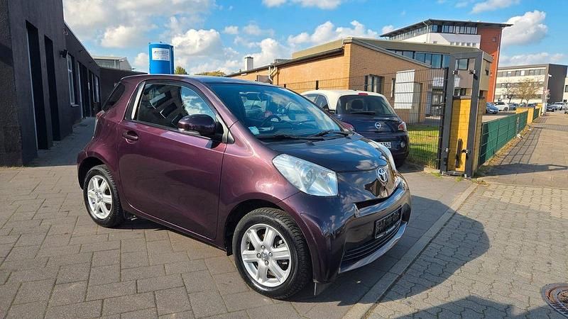 Violet Gebraucht 2009 Toyota iQ Kleinwagen | 4.200 € (Fairer Preis) - Bild 1/4