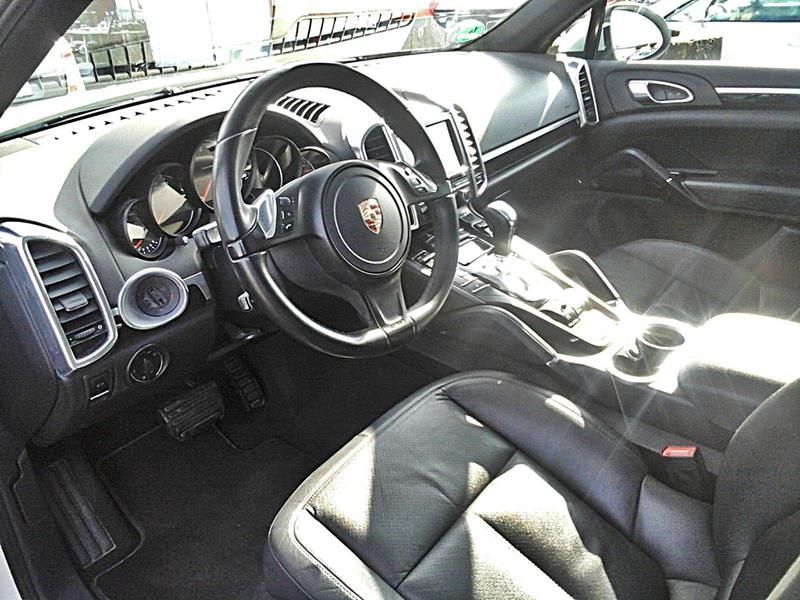 Gebraucht Porsche Cayenne 245 PS (180 kW) 2012 Weiß SUV