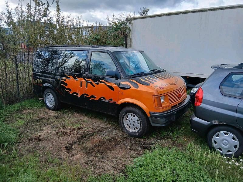 Schwarz Gebraucht 1995 Chevrolet Astro Van / Kleinbus | 3.900 € - Bild 1/4