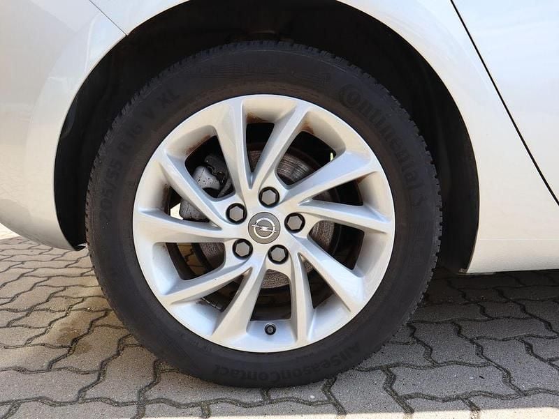 Second-hand Opel Astra 131 CP (96 kW) 2021 Argintiu Berlinǎ