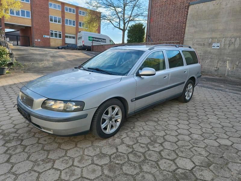 Second-hand Volvo V70 2004 Argintiu Break