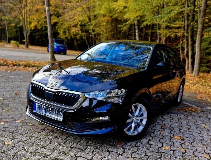 Schwarz Gebraucht 2020 Skoda Scala Ambition Kleinwagen | 15.800 € (Fairer Preis) - Bild 1/4