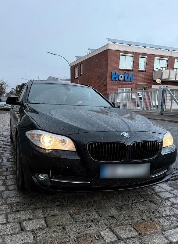Gebraucht BMW 530 204 PS (150 kW) 2011 Schwarz Kombi