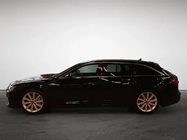 Gebraucht Audi A6 S-Line 265 PS (194 kW) 2023 Mythosschwarz metallic Kombi