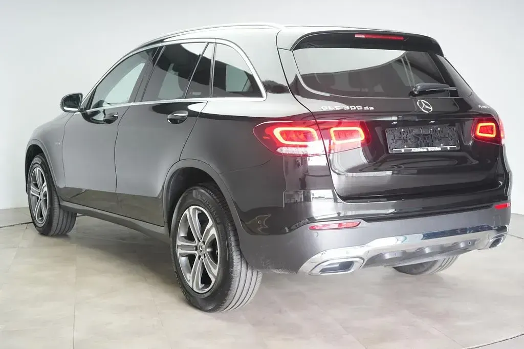 Gebraucht Mercedes GLC300de AMG line 194 PS (142 kW) 2021 Schwarz SUV