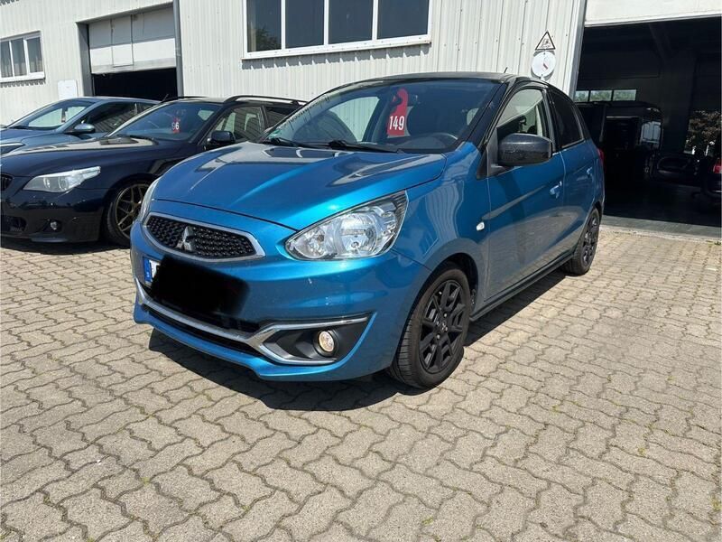Blau Gebraucht 2017 Mitsubishi Space Star Diamant Edition Kleinwagen | 7.880 € (Fairer Preis) - Bild 1/4
