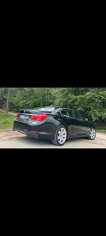 Gebraucht BMW 730 245 PS (180 kW) 2010 Schwarz Limousine
