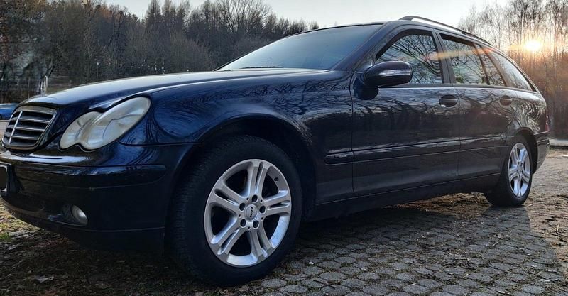 Gebraucht Mercedes C180 143 PS (105 kW) 2003 Blau Kombi
