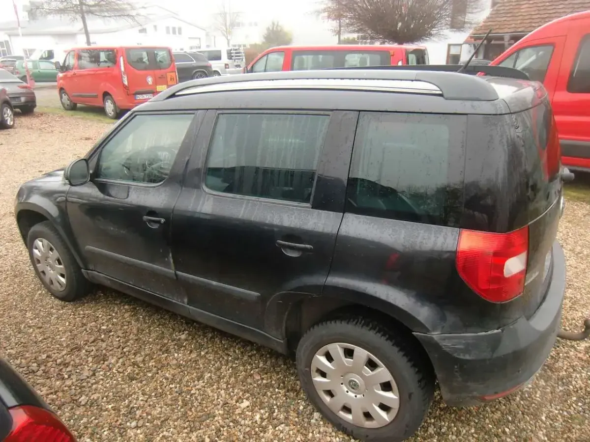 Używany Skoda Yeti 105 KM (77 kW) 2012 Czarny SUV