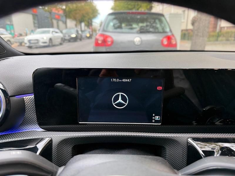 Schwarz Gebraucht 2018 Mercedes A180 Limousine | 21.500 € (Fairer Preis) - Bild 1/4
