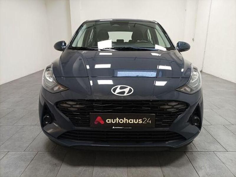 Gebraucht Hyundai i10 Trend 84 PS (61 kW) 2023 Grau Kleinwagen