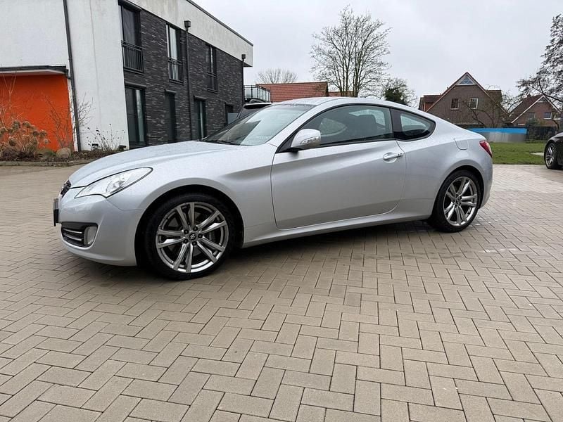 Gebraucht Hyundai Genesis 214 PS (157 kW) 2011 Silber Coupé