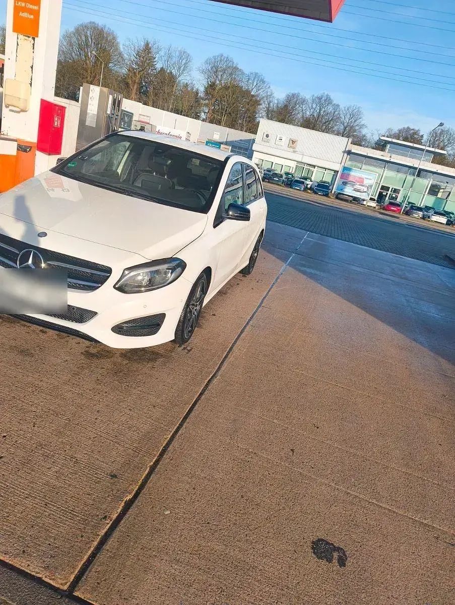 Gebraucht Mercedes B200 Urban 156 PS (114 kW) 2016 Weiß Van / Kleinbus