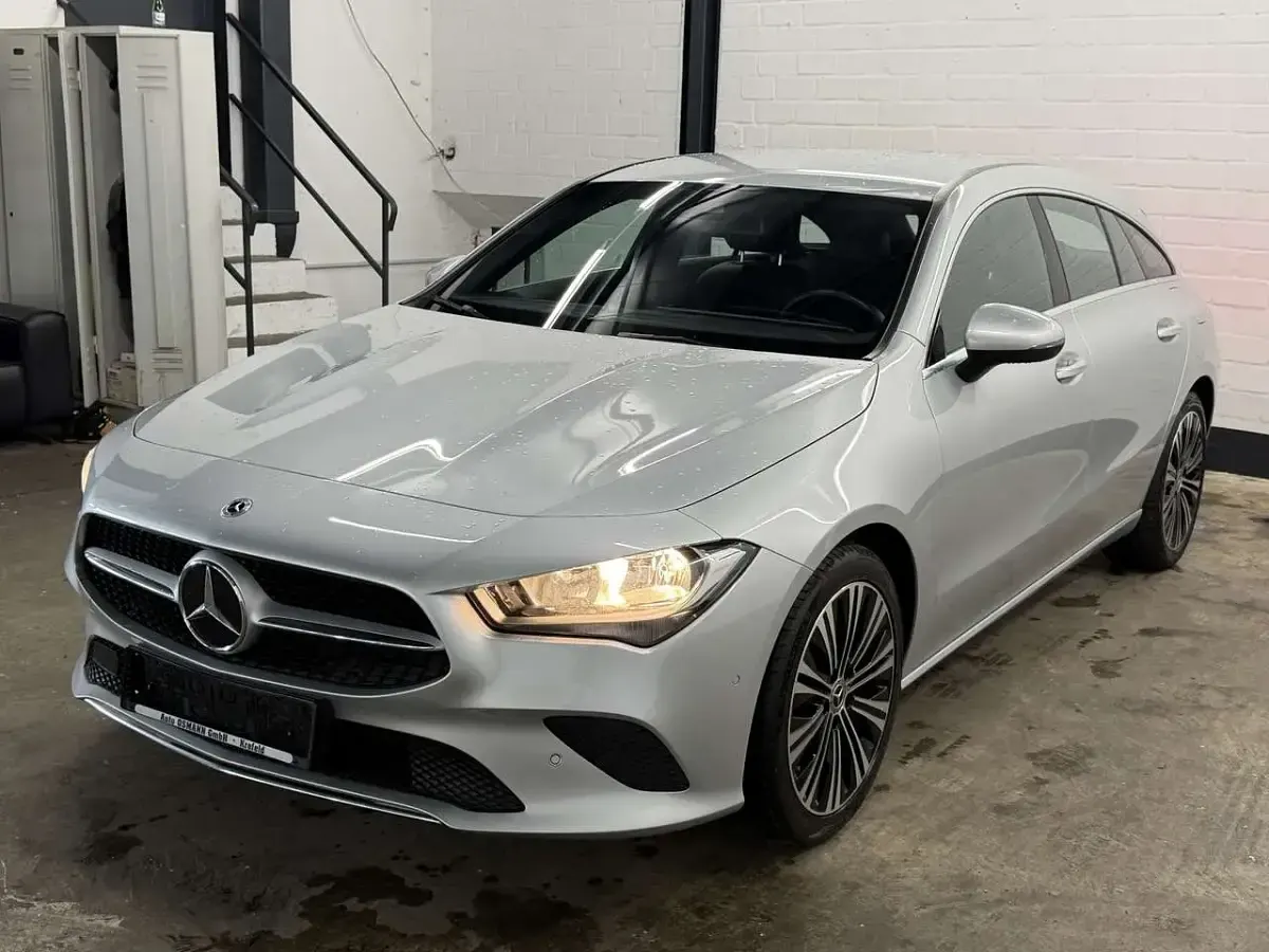 Gebraucht Mercedes CLA200 Progressive 150 PS (110 kW) 2022 Iridiumsilber  metalliclack Kombi