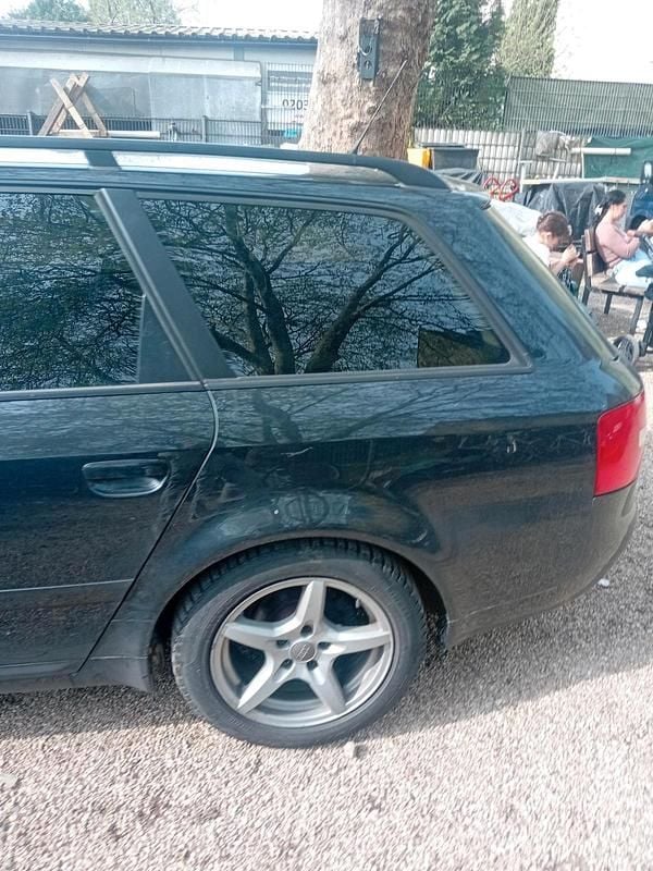 Second-hand Audi A6 163 CP (119 kW) 2003 Negru Break