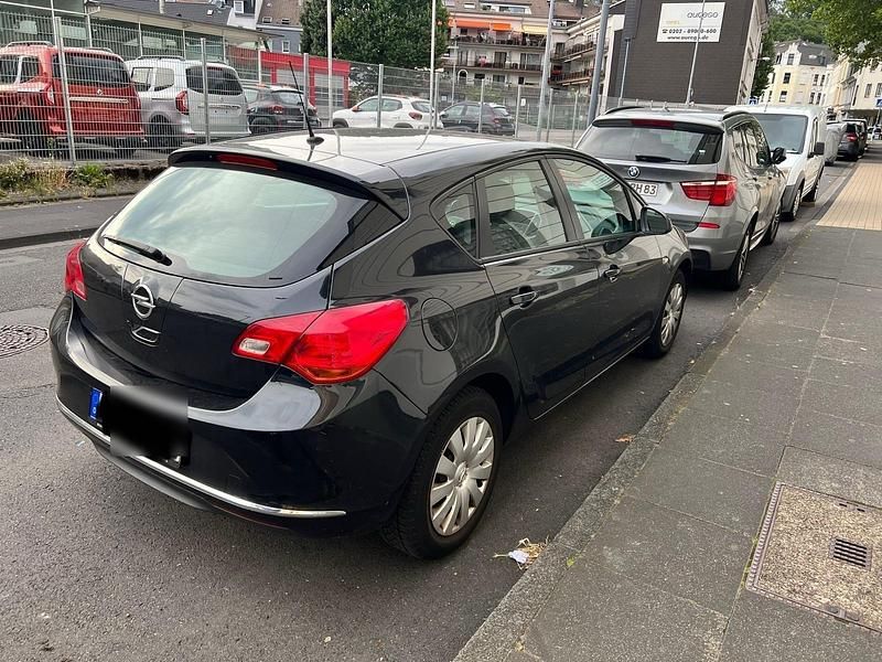 Gebraucht Opel Astra 115 PS (84 kW) 2015 Schwarz Kleinwagen