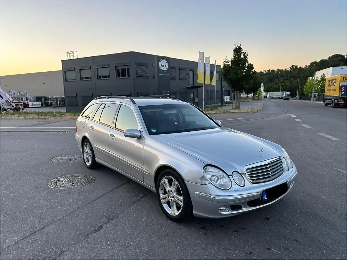 Gebraucht Mercedes E200 163 PS (119 kW) 2004 Silber Kombi