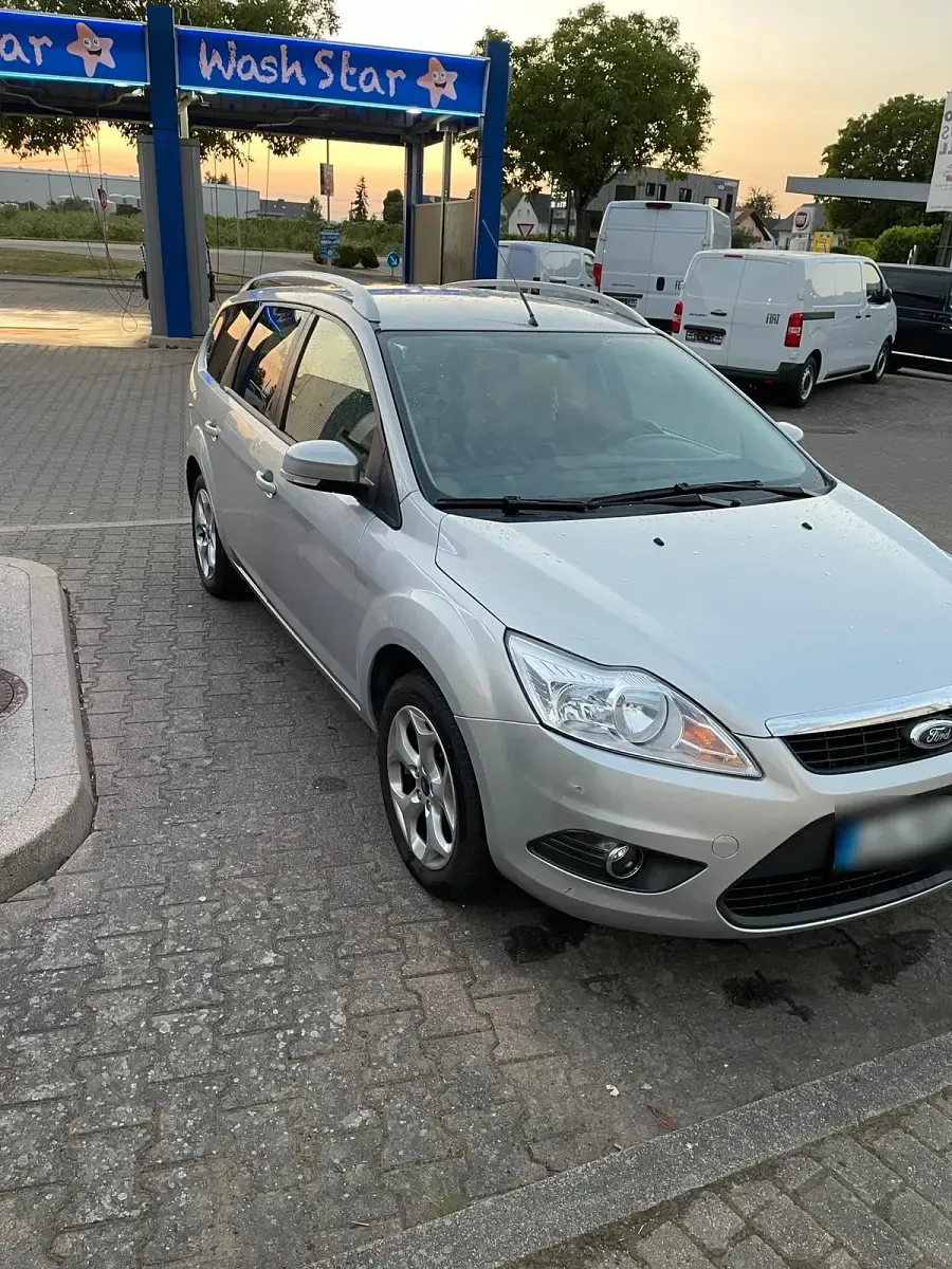 Gebraucht Ford Focus 115 PS (84 kW) 2011 Silber Kombi